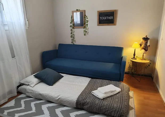 I By Aston Lägenhet Bakio